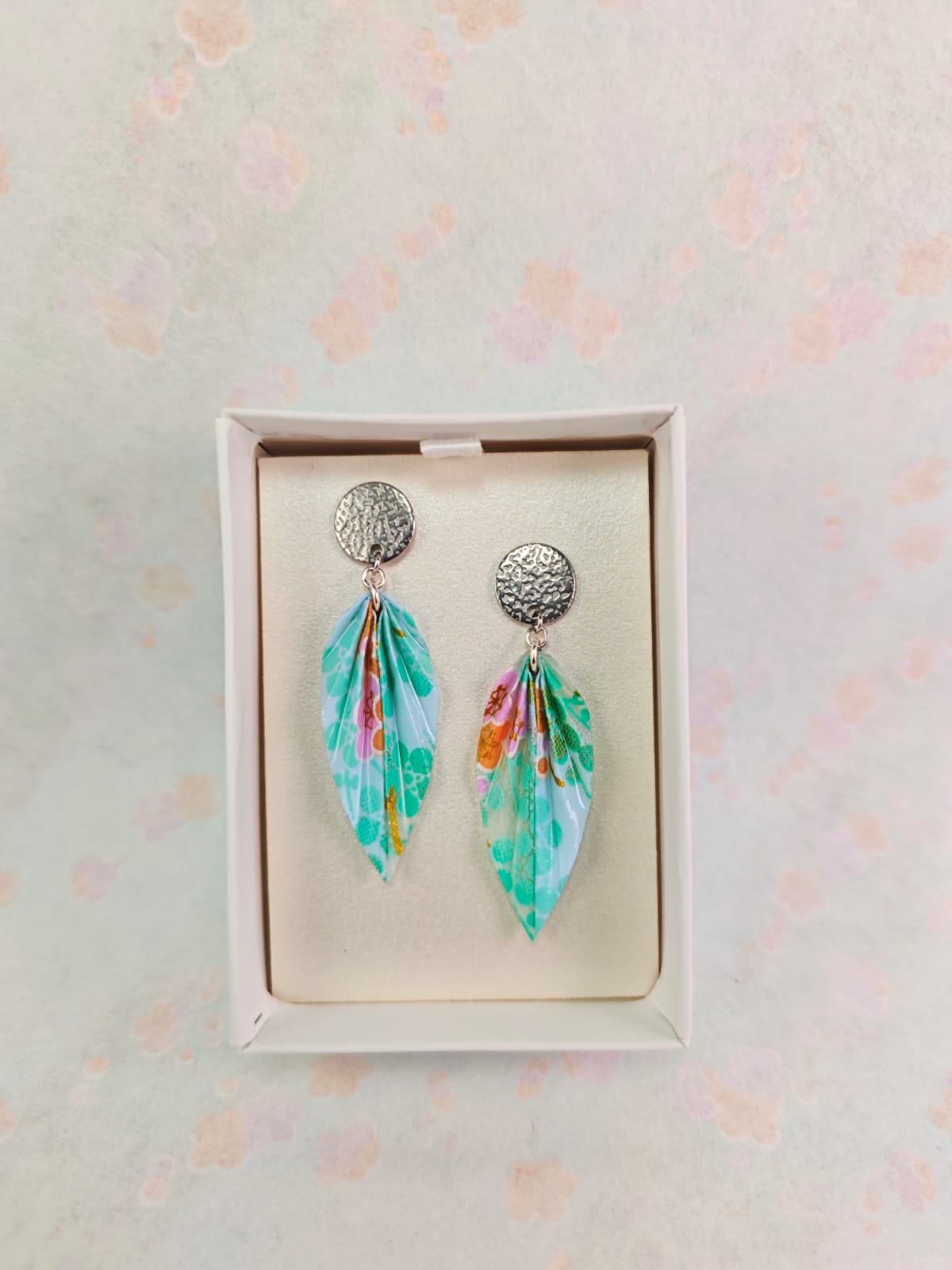 Aretes Hojita (chiyogami)