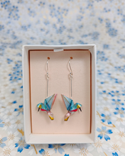 Cargar imagen en el visor de la galería, Pendientes Colibrí
